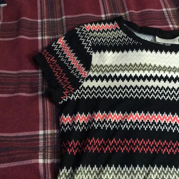 Shirt - Picture 2 of 4